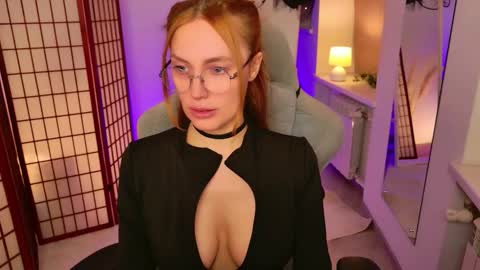 Snapshot of love_call chatting on 4, 11, 2025 love_call online show from 4, 11, 2025