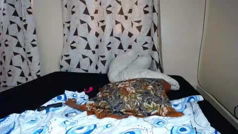 Snapshot of love_niahh chatting on 30, 10, 2025 niahh online show from 30, 10, 2025