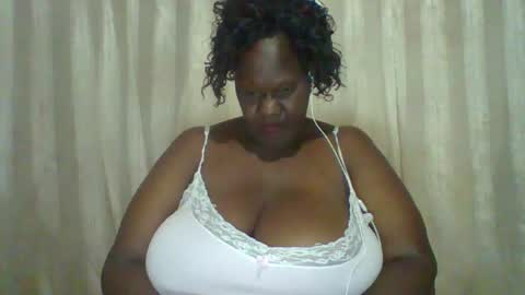 Snapshot of lovebigmelon chatting on 30, 1, 2025 Lynn online show from 30, 1, 2025