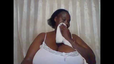 Snapshot of lovebigmelon chatting on 5, 2, 2025 Lynn online show from 5, 2, 2025