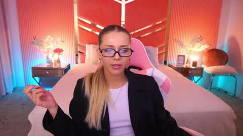 Snapshot of loveedove chatting on 5, 6, 2026 loveedove online show from 5, 6, 2026