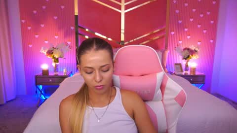Snapshot of loveedove chatting on 20, 7, 2026 loveedove online show from 20, 7, 2026