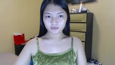 Snapshot of lovely_laura09 chatting on 2, 12, 2024 Lovely Laura online show from 2, 12, 2024