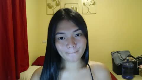Snapshot of lovely_laura09 chatting on 4, 12, 2024 Lovely Laura online show from 4, 12, 2024