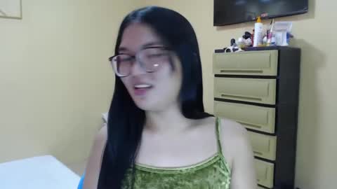 Snapshot of lovely_laura09 chatting on 10, 12, 2024 Lovely Laura online show from 10, 12, 2024