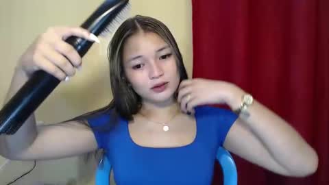 Snapshot of lovely_laura09 chatting on 19, 12, 2024 Lovely Laura online show from 19, 12, 2024