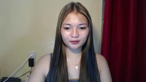 Snapshot of lovely_laura09 chatting on 23, 12, 2024 Lovely Laura online show from 23, 12, 2024