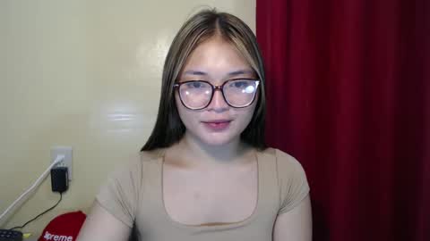 Snapshot of lovely_laura09 chatting on 25, 12, 2024 Lovely Laura online show from 25, 12, 2024