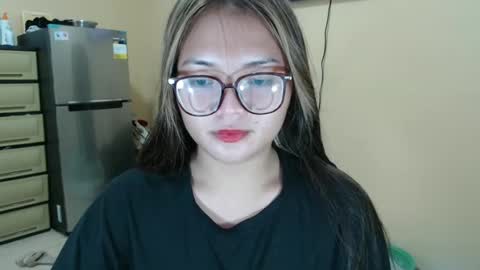 Snapshot of lovely_laura09 chatting on 12, 1, 2025 Lovely Laura online show from 12, 1, 2025