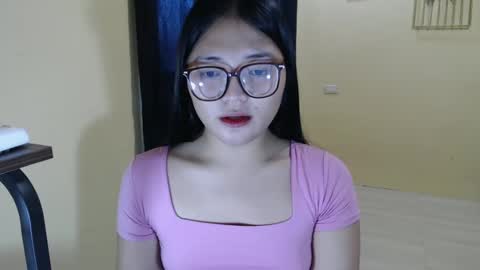 Snapshot of lovely_laura09 chatting on 4, 3, 2025 Lovely Laura online show from 4, 3, 2025