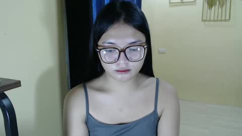 Snapshot of lovely_laura09 chatting on 12, 3, 2025 Lovely Laura online show from 12, 3, 2025
