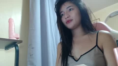 Snapshot of lovely_laura09 chatting on 12, 9, 2025 Lovely Laura online show from 12, 9, 2025