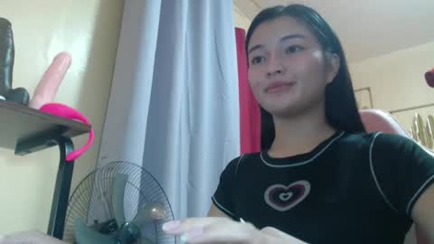 Snapshot of lovely_laura09 chatting on 26, 9, 2025 Lovely Laura online show from 26, 9, 2025