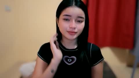 Snapshot of lovely_laura09 chatting on 27, 9, 2025 Lovely Laura online show from 27, 9, 2025
