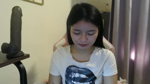Snapshot of lovely_laura09 chatting on 10, 10, 2025 Lovely Laura online show from 10, 10, 2025