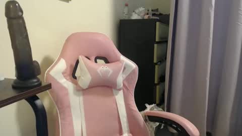 Snapshot of lovely_laura09 chatting on 12, 10, 2025 Lovely Laura online show from 12, 10, 2025