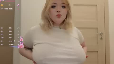 lovely_leilla online show from 24, 10, 2025