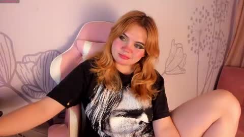 Snapshot of lovely_paris_01 chatting on 21, 7, 2026 Paris Rose online show from 21, 7, 2026