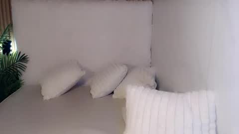   online show from 18, 4, 2026