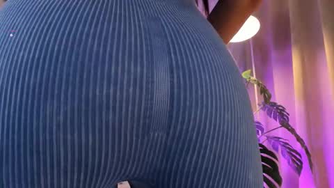    online show from 14, 10, 2025