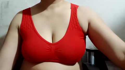 Snapshot of lovely_sweet_girl chatting on 16, 6, 2026 katrina follow me guys online show from 16, 6, 2026