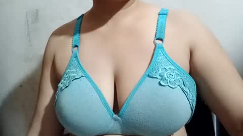 Snapshot of lovely_sweet_girl chatting on 22, 6, 2026 katrina follow me guys online show from 22, 6, 2026