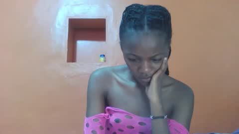 Lovely yvonne online show from 3, 12, 2025