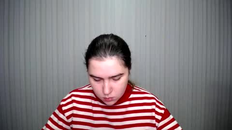 Snapshot of lovelyangel_xx chatting on 2, 12, 2024 lovelyangel_xx online show from 2, 12, 2024