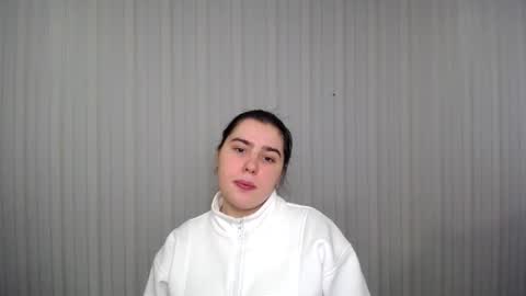 Snapshot of lovelyangel_xx chatting on 14, 12, 2024 lovelyangel_xx online show from 14, 12, 2024
