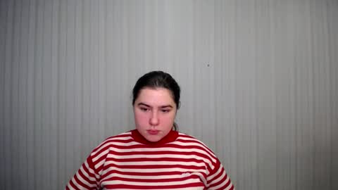 Snapshot of lovelyangel_xx chatting on 18, 12, 2024 lovelyangel_xx online show from 18, 12, 2024