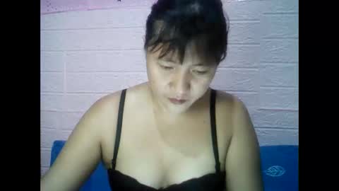 Snapshot of lovelyladylynxxx chatting on 5, 3, 2025 LocwlyLSYlYNXXX online show from 5, 3, 2025