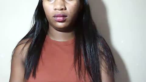 lovelylarra online show from 18, 4, 2026