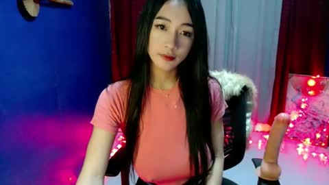 Snapshot of lovelypetite143 chatting on 6, 5, 2026 lovelypetite143 online show from 6, 5, 2026