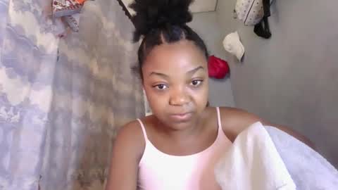 Snapshot of lovemarie08 chatting on 12, 4, 2026 lovemarie08 online show from 12, 4, 2026