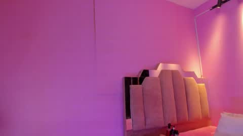 L O V E  online show from 7, 1, 2026