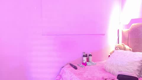 L O V E  online show from 8, 3, 2026