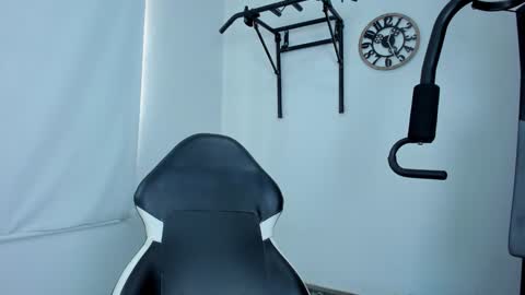 Snapshot of lover_fitnessboy chatting on 6, 1, 2025 kevin online show from 6, 1, 2025