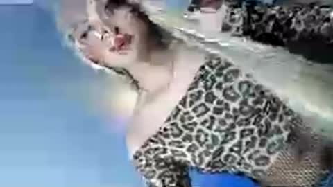 Snapshot of lovers_moon22 chatting on 11, 7, 2026 lovers moon22 online show from 11, 7, 2026