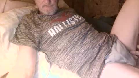 just here to have fun and cum online show from 4, 12, 2025