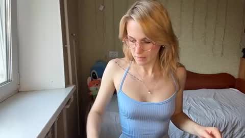 Snapshot of lovespartz chatting on 21, 7, 2026 Mia online show from 21, 7, 2026