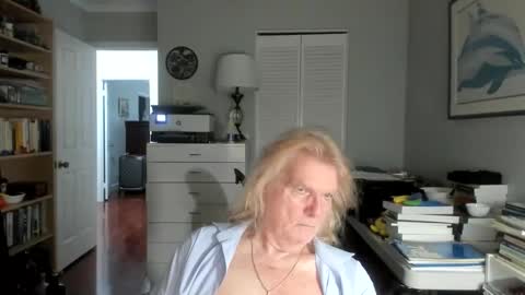 Snapshot of lovestylistwomen chatting on 28, 4, 2026 Michael online show from 28, 4, 2026