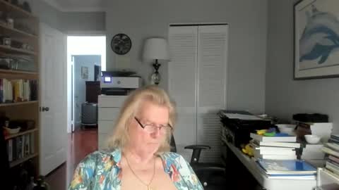 Snapshot of lovestylistwomen chatting on 6, 5, 2026 Michael online show from 6, 5, 2026