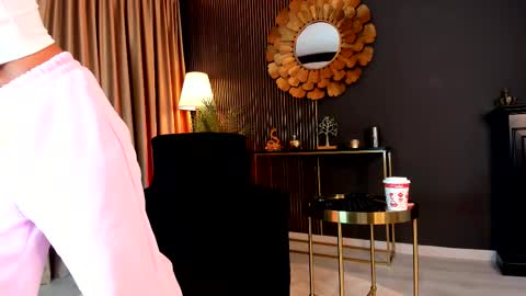 Nora online show from 25, 3, 2026