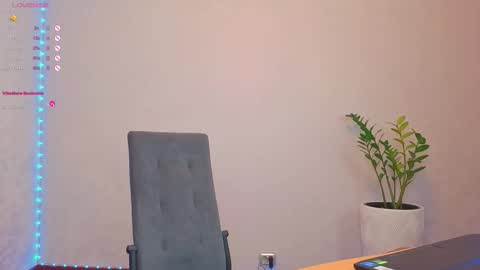 Vikkkk  online show from 19, 9, 2025