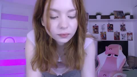 Snapshot of lower_angel chatting on 17, 12, 2024 Loly online show from 17, 12, 2024