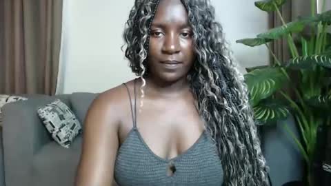 Snapshot of loyalcutie chatting on 20, 12, 2024 loyalcutie online show from 20, 12, 2024