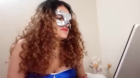 Snapshot of luanapowerful chatting on 5, 10, 2025 luanapowerful online show from 5, 10, 2025