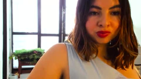 luara__01__lecat_1 online show from 20, 11, 2025