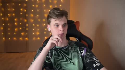 Snapshot of lucas_dany chatting on 8, 1, 2025 Lucas Gill online show from 8, 1, 2025