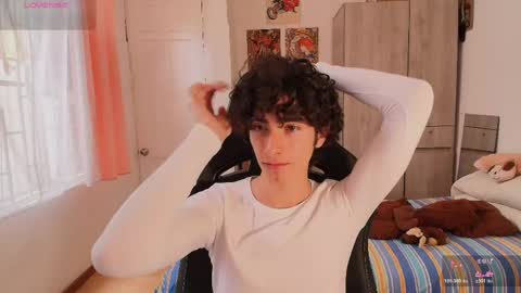 Snapshot of lucas_xo chatting on 5, 5, 2026 lucas_xo online show from 5, 5, 2026